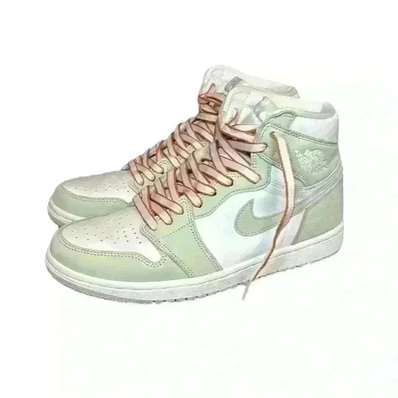 Like new Women’s Air Jordan 1 Retro High OG Seafoam CD0461-002 Women’s Sz 9.5 - Picture 1 of 13